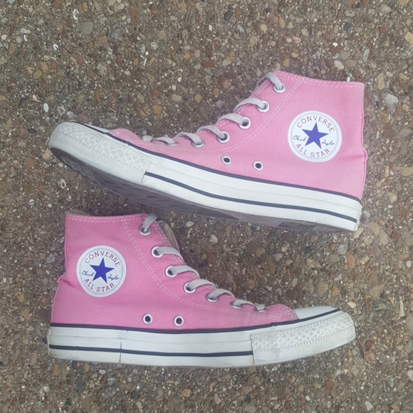 gray and pink converse